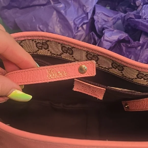 Gucci Pink Shoulder Bag with Dome Shape Amazing Clean Condition Authentic COA - Picture 4 of 16